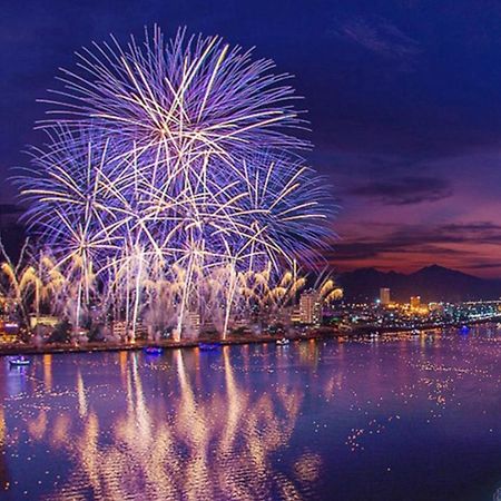 岘港伊比萨河畔酒店 外观 照片